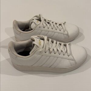 Adidas Grand Court Women's Size 8 White and Gold